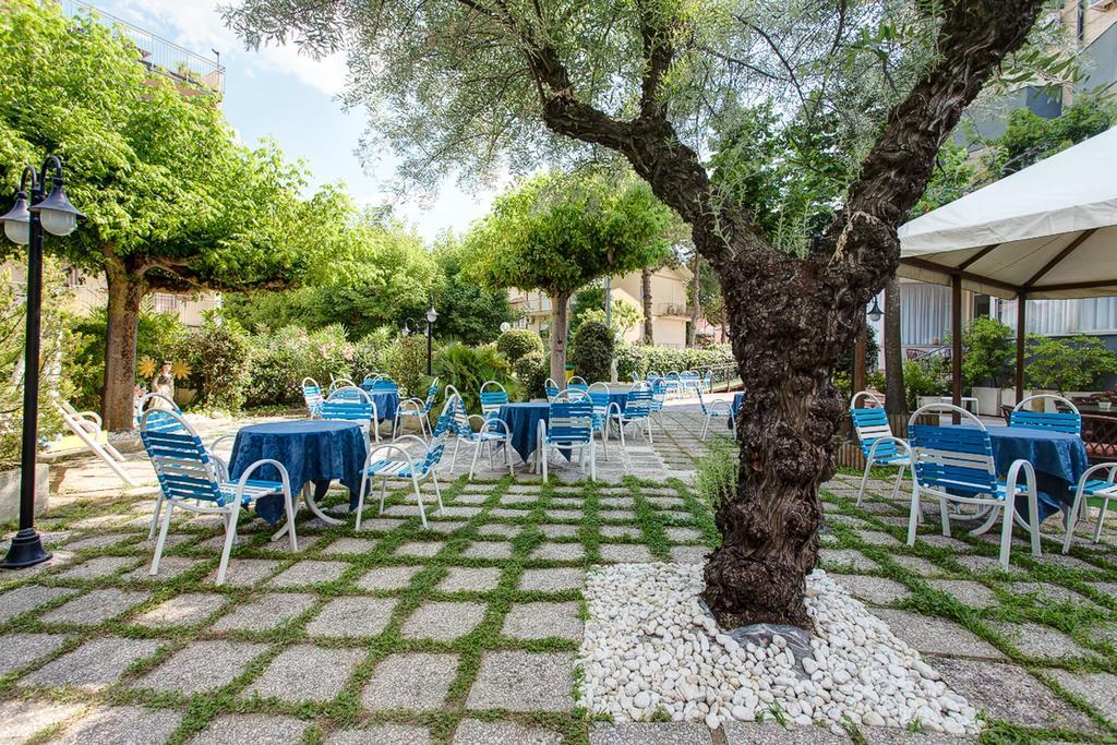 Hotel Real Cervia Exterior foto